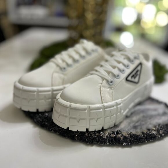 Women’s White Chunky Platform Sneakers – Size 9 - Picture 1 of 11